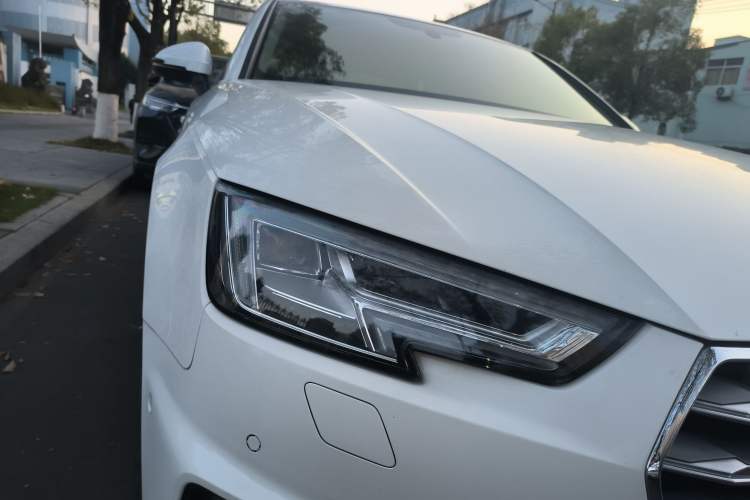 Used Audi A4L 2019 40 TFSI Fashion Version China V