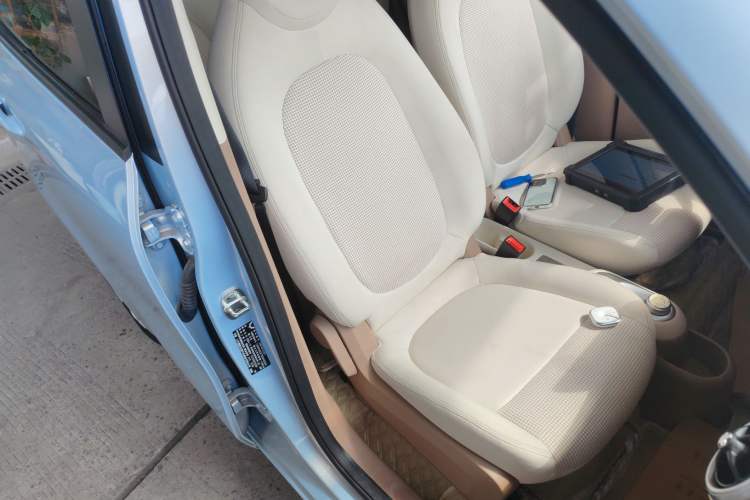 Used Wuling Hongguang MINIEV 2025 Four-Door Version Zhenxiang+ Edition Right Front Seat