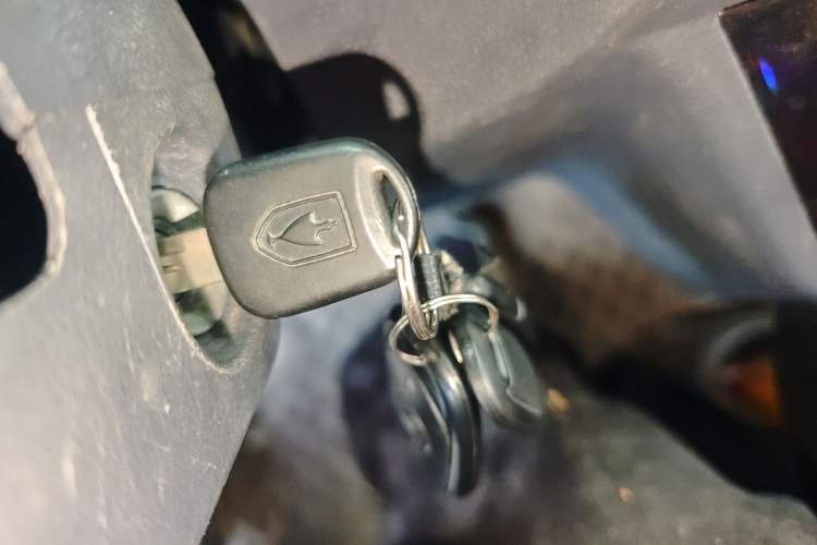 Used Jinbei Hiace X30 2022 1.5L Business-Class Central Air-Conditioned Coach China VI Standard SWC15M Vehicle Key