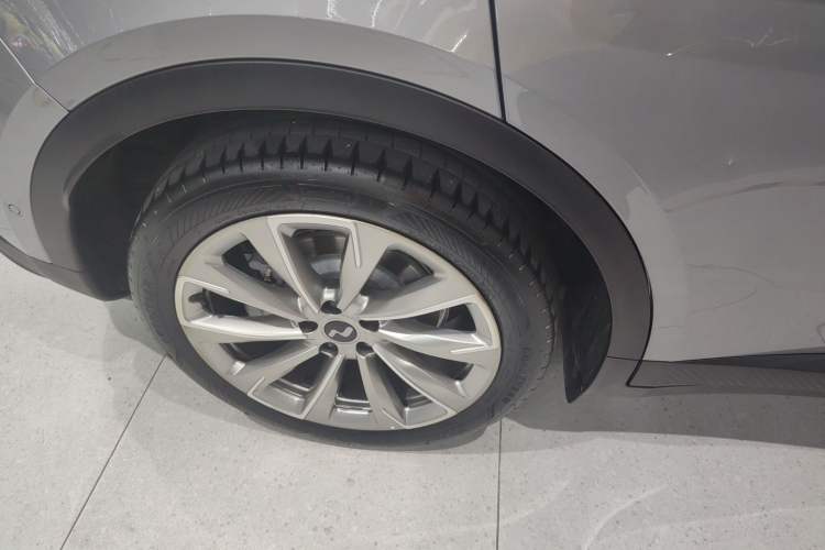 Used ONVO L60 2025 Model—60 kWh Rear-Wheel-Drive Version Right Rear Wheel Hub