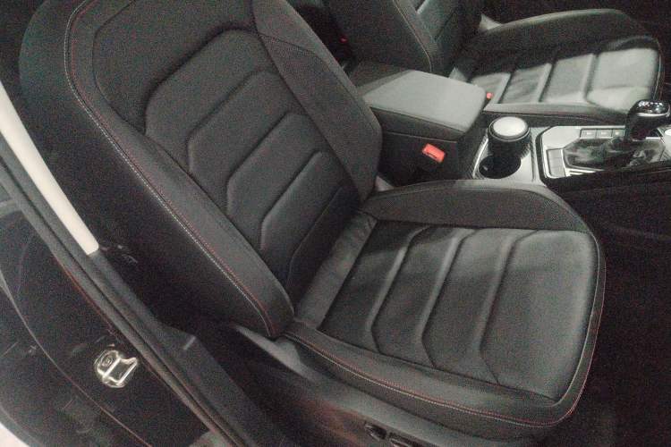 Used Volkswagen Tayron 2019 330TSI Two-Wheel-Drive Luxury Version China V Emission Standard
