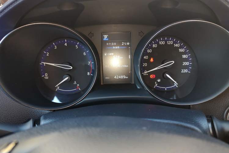 Used Toyota IZOA 2018 2.0L Yichi Version China VI Standard