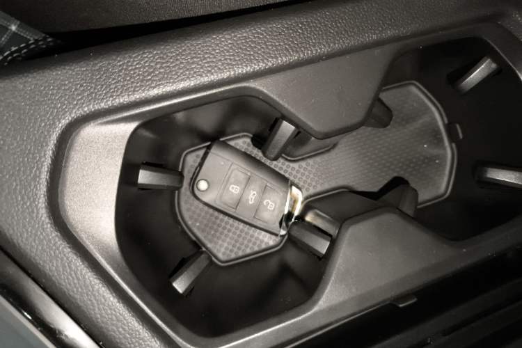 Used Volkswagen Tiguan L 2021 330TSI Automatic Two-Wheel Drive Smart Edition
