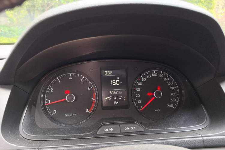 Used Volkswagen Lavida 2013 Revised Classic 1.6L Manual Fashion Edition Instrument Cluster