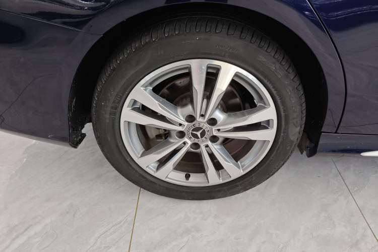Used Mercedes-Benz C-Class 2018 C 200 L Sport Edition Right Rear Wheel Hub