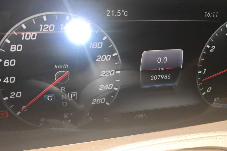 Used Mercedes-Benz Maybach S-Class 2020 S 450 4MATIC Odometer Close Up