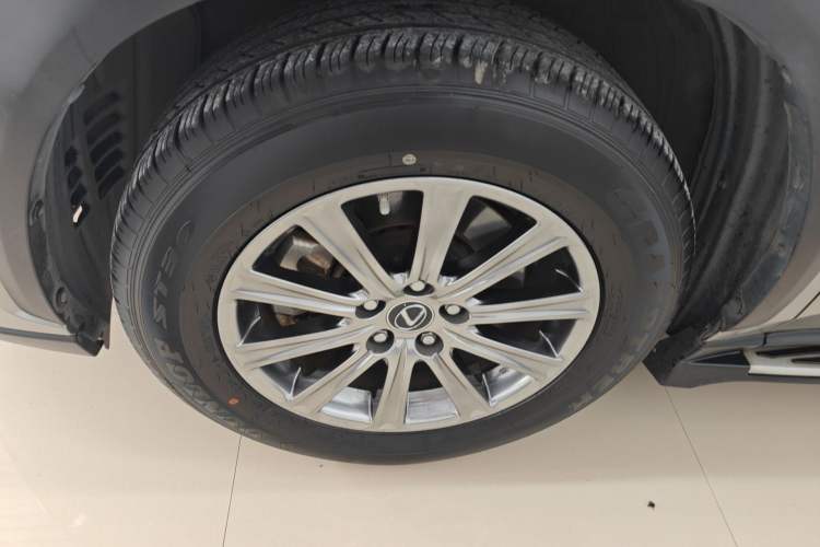 Used Lexus NX 2020 200 Front-Wheel Drive Freeline Edition China VI Standard Left Front Wheel Hub