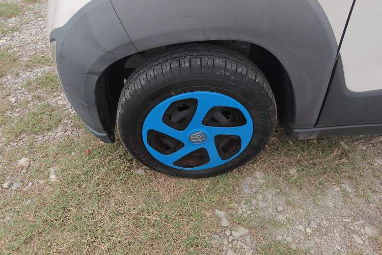 Used Baojun E100 2020 305KM Smart Drive Version Left Front Wheel Hub