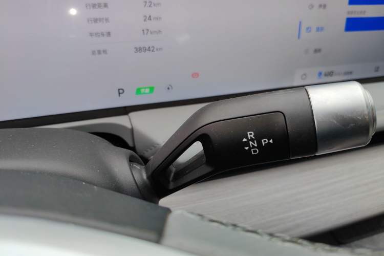 Used Geely Galaxy E8 2024 665 km Range Rear-Drive Starship Long-Range Version
