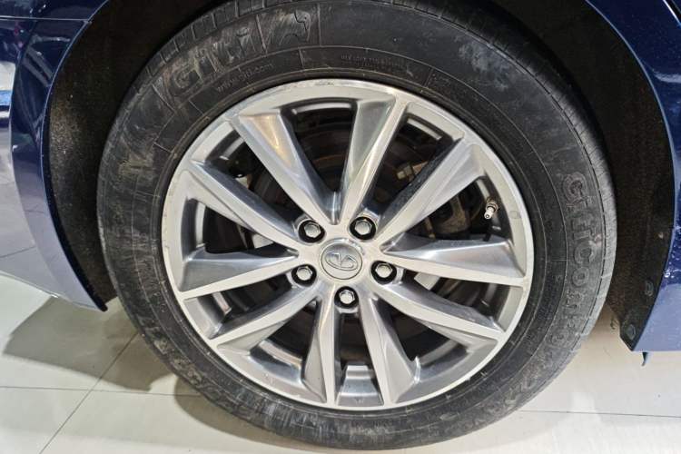 Used Infiniti Q50L 2018 2.0T Comfort Edition China VI Standard
