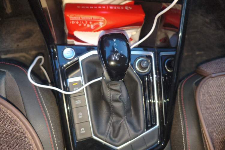 Used Volkswagen Tayron 2022 280TSI Two-Wheel Drive Luxury Smart Connectivity Version
