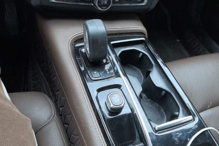 Used Volvo S90 New Energy 2022 Restyled T8 E-Drive Hybrid Zhiyi Luxury Edition Gear Lever