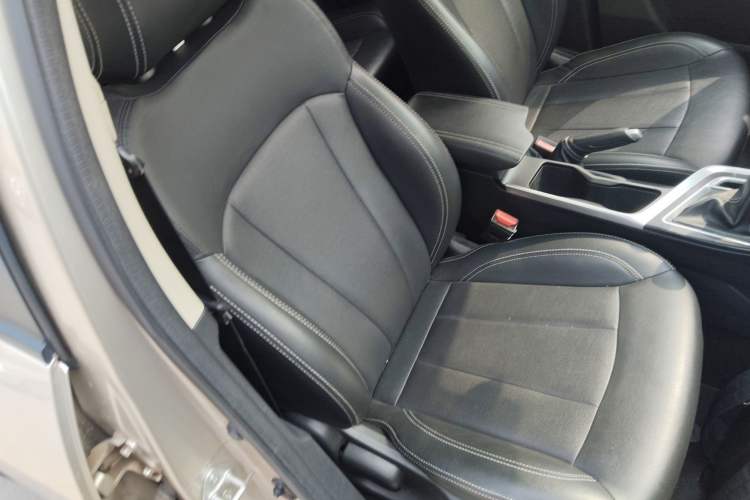 Used Geely Auto Vision X3 2019 Upgraded Model 1.5L Manual Elite Version
