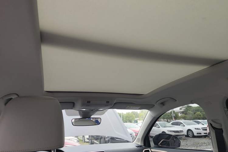 Used Volkswagen Tharu 2023 300TSI Two-Wheel-Drive Moonlight Edition