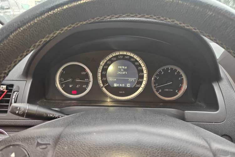 Used Mercedes-Benz C-Class 2010 C 180K Classic model