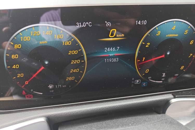 Used Mercedes-Benz GLB 2020 Facelift GLB 200 Fashion Edition Odometer Close Up