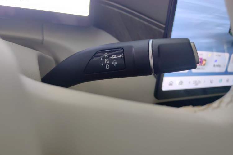 Used Wey Gaoshan 2025 Four-Wheel Drive Alpine 8 Gear Lever