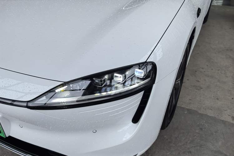 Used Hima Luxeed S7 2025 855 km Max