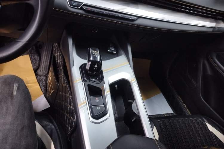 Used Geely Auto Emgrand L HiP 2024 Longteng Edition 1.5TD-DHT Pro 100KM Superior Model Gear Lever