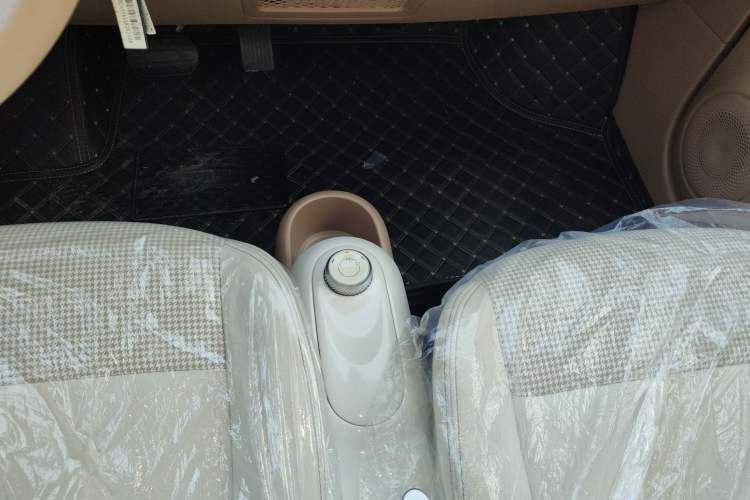 Used Wuling Hongguang MINIEV 2025 Four-Door Version Advanced Edition Gear Lever