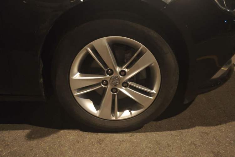 Used Buick Regal 2019 20T Elite Version China VI Standard Right Front Wheel Hub