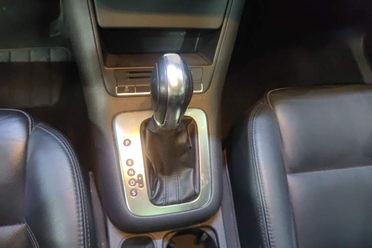 Used Volkswagen Tiguan 2012 1.8TSI Automatic Two-Wheel Drive Elite Edition Gear Lever