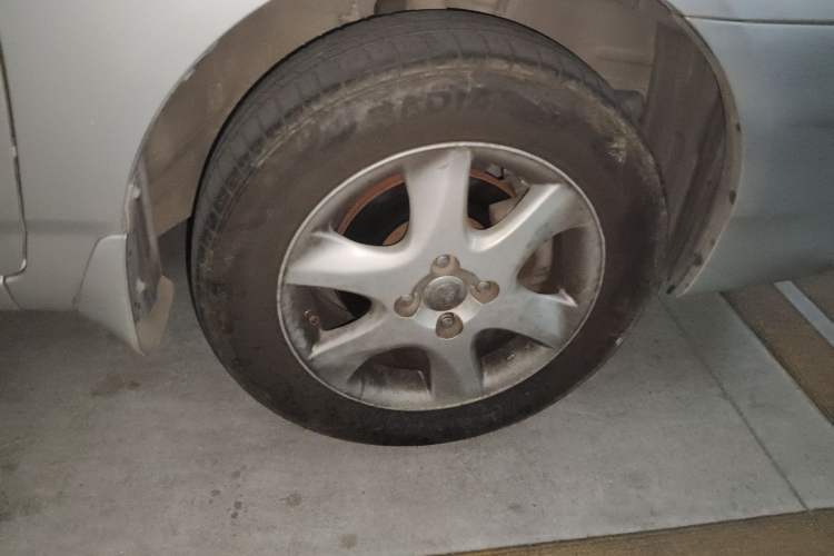 Used Toyota Corolla EX 2013 1.6L Automatic Excellence Edition Right Front Wheel Hub