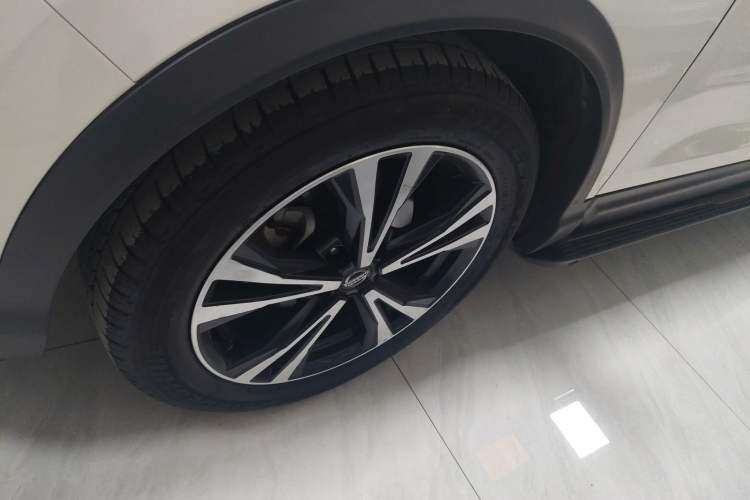 Used Nissan Qashqai 2021 2.0L CVT Luxury Edition Left Front Wheel Hub