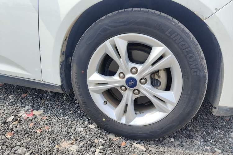 Used Ford Focus 2012 Sedan 1.6L Automatic Fashion Edition