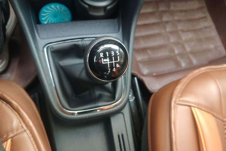 Used Volkswagen Jetta 2015 1.6L Manual Comfort Model
