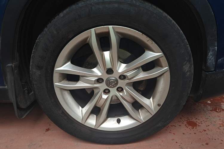 Used Brilliance V5 2012 1.5T Manual Two-Wheel Drive Luxury Version
