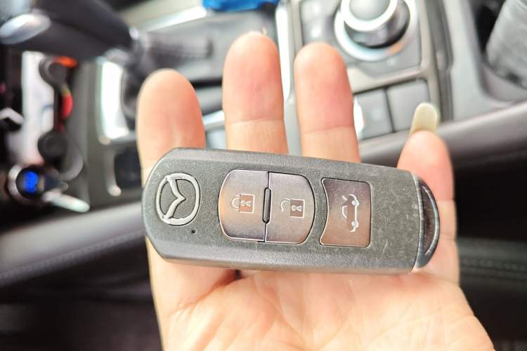 Used Mazda Atenza 2017 2.0L Blue Sky Luxury Edition Vehicle Key