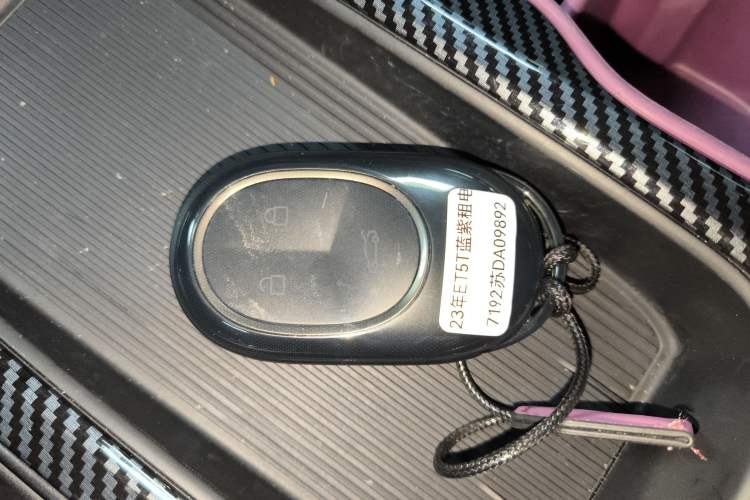 Used Nio ET5T 2023 75 kWh Touring Interior 1