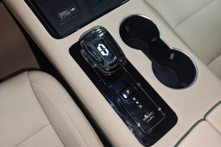 Used Hima AITO M5 2024 Extended-Range Max RS Four-Wheel Drive Advanced Intelligent Driving Version
