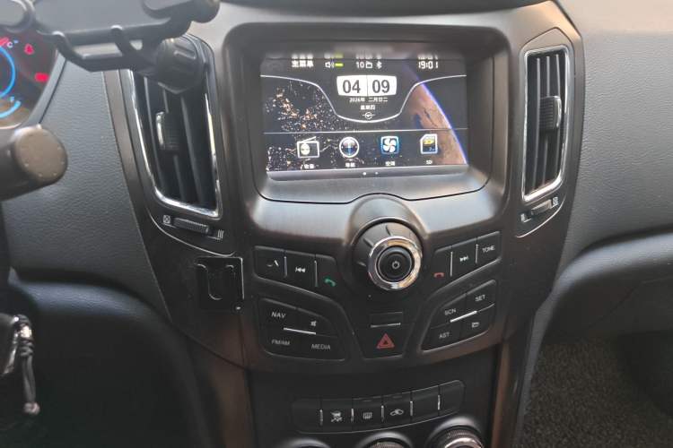 Used Haima S7 2015 2.0L Automatic Smart Enjoyment Version Audio And AC Panel