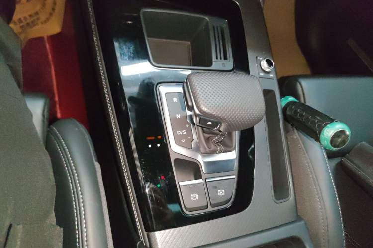 Used Audi Q5L 2024 45 TFSI Luxury Dynamic Model Gear Lever