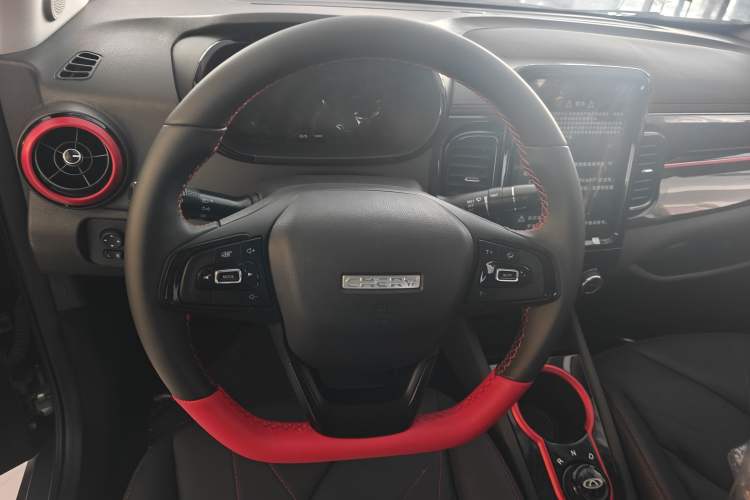 Used Chery Little Ant 2022 Revised Version Sweet Pink Edition Half-Sugar Version Lithium Iron Phosphate 30.7 kWh 30 kW 301 km