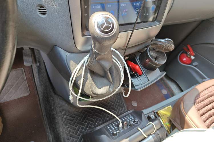 Used Mercedes-Benz Vito 2010 2.5L Elite Edition Gear Lever
