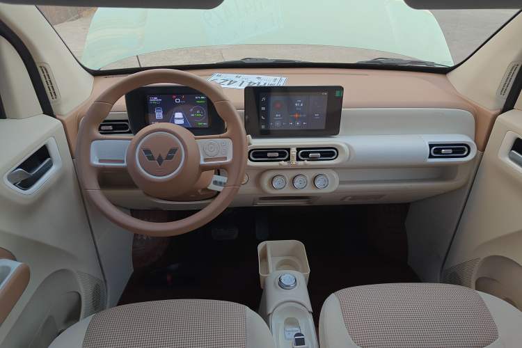 Used Wuling Hongguang MINIEV 2024 3rd Generation 215km Advanced Version