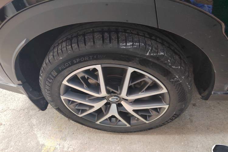 Used GAC Trumpchi GS8 2022 Linghang Series 2.0 TGDI Two-Wheel-Drive Luxury Smart Connectivity Version (7 Seats) Right Rear Wheel Hub