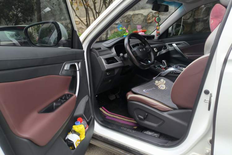 Used Geely Auto Emgrand X7 Sport 2022 1.8TD DCT Zhiya Trim