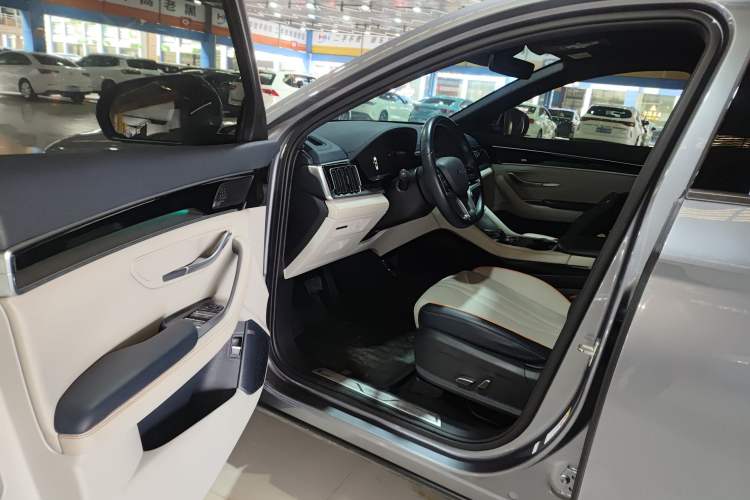 Used BYD Song PLUS New Energy 2023 Champion Edition EV 605KM Flagship PLUS