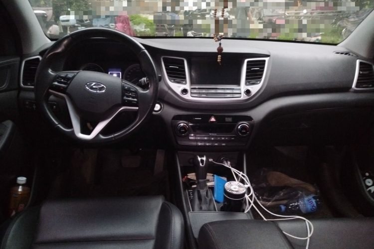 Used Hyundai Tucson 2015 1.6T Dual-Clutch Two-Wheel-Drive Smart Model Center Console