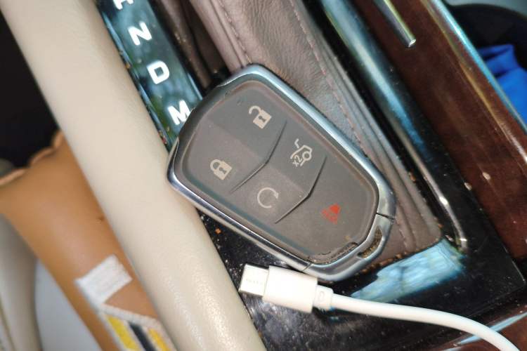 Used Cadillac XTS 2016 28T Elite Edition Vehicle Key