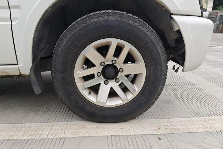 Used Isuzu Pickup 2009 2.8T Two-Wheel-Drive Base Van 4JB1-TCT