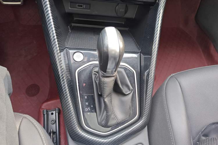 Used Jetta VS7 2020 1.4T Automatic Glory Edition Gear Lever