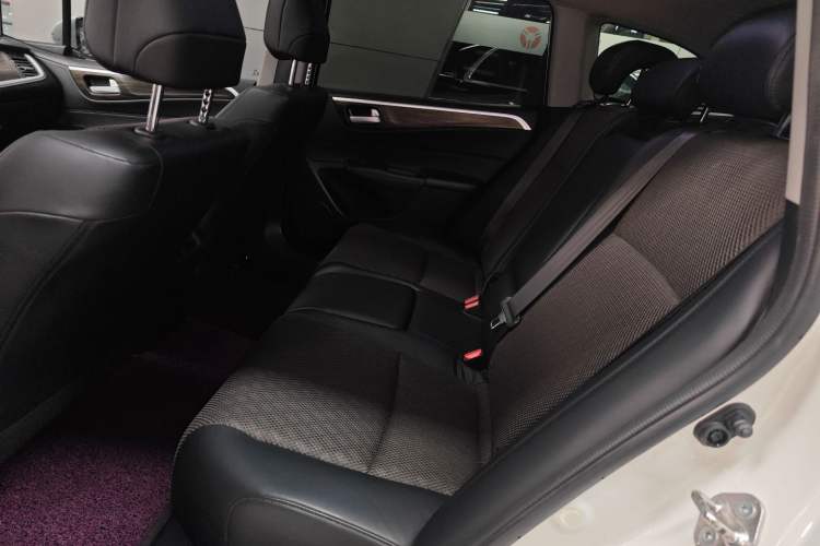 Used Honda Jade 2017 1.8L automatic Comfort version 5 seats
