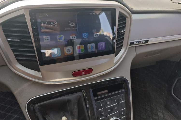 Used JAC Refine M4 2017 2.0T Manual Comfort Version
