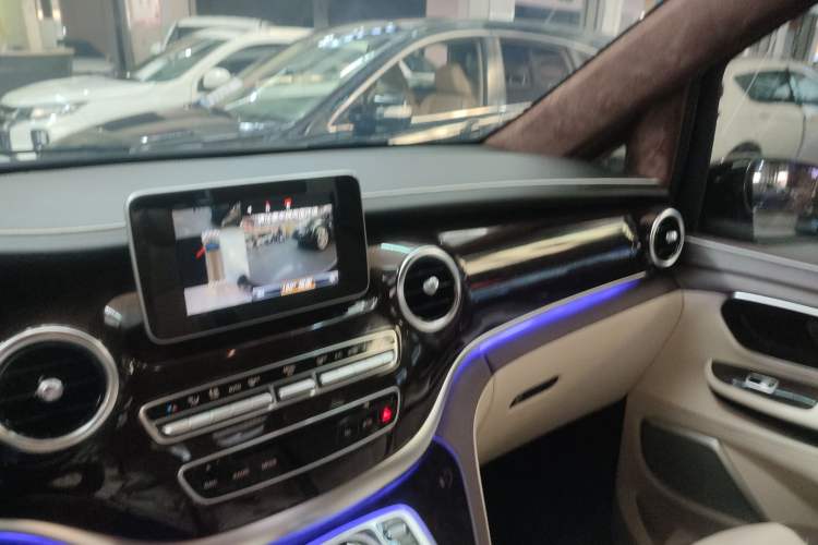 Used Mercedes-Benz V-Class 2018 V250 2.0T Middle East Version