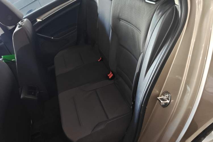 Used Volkswagen Golf 2016 230TSI Automatic Comfort Version
